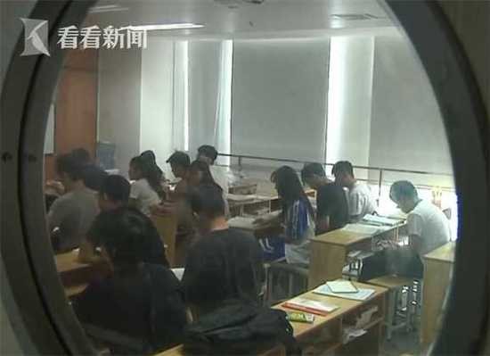 女生遭培训班老师发裸照疯狂骚扰 只因1条朋友圈