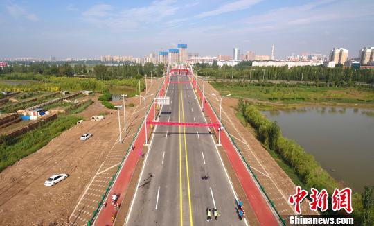 宁夏银川又一条生态绿道通车还设有彩色骑行道