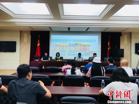 宁夏：夜游黄河感受缤纷灿烂