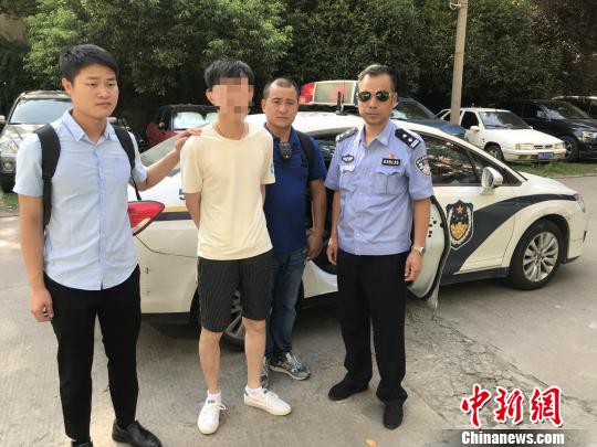 浙江苍南警方摧毁一“通讯轰炸”黑色产业链