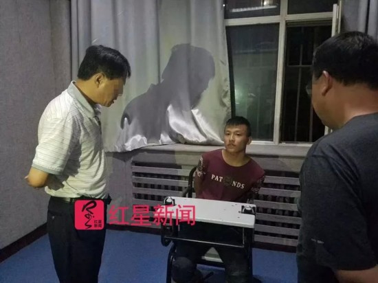 女子被养子杀害:他初中时两次自杀 出走两年刚回家
