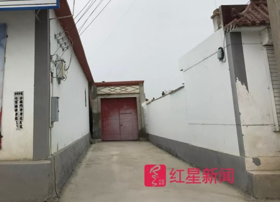 女子被养子杀害:他初中时两次自杀 出走两年刚回家