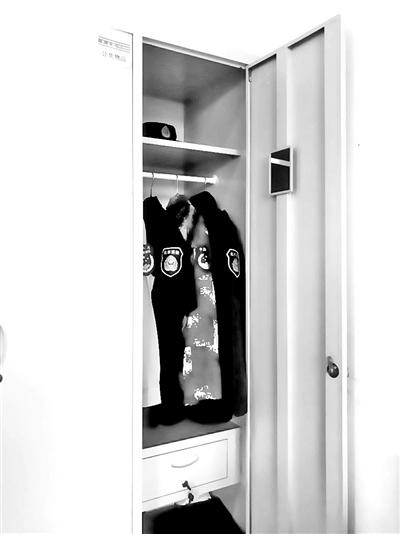 消防员回乡探亲时救人牺牲 从军12年抢险超3千次