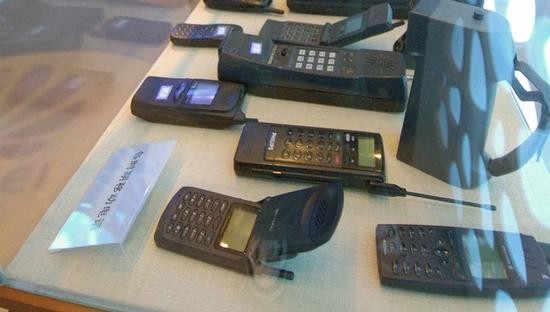 23年前上海机场惊现血衣 警方靠大哥大破获凶杀案