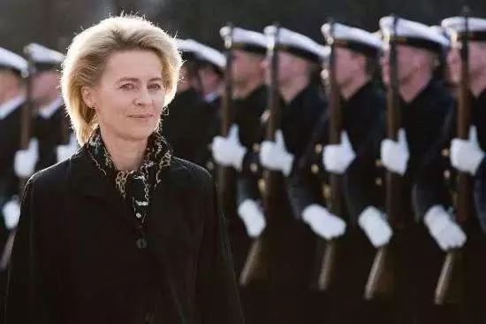 ▲德国防长乌尔苏拉·冯德莱恩