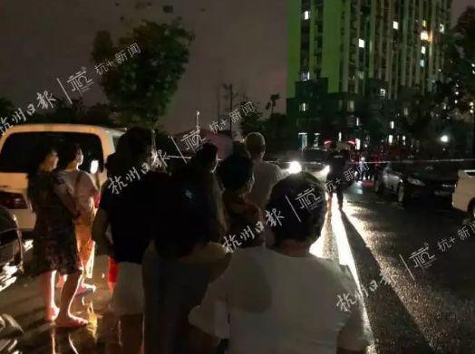 男孩33楼坠亡 事发前有人曾拍照问是谁家的孩子