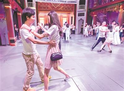 点击进入下一页