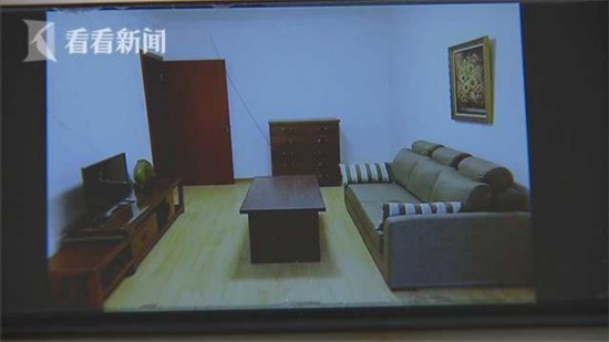 女子租房遇无赖:电视油画被搬走 天花板上都是划痕