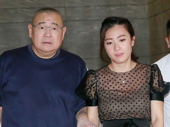 刘銮雄发声不满前妻吕丽君 称其生的女儿是来讨债的