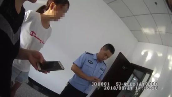 少女恋爱遭父母反对 离家出走在宾馆内割腕自杀