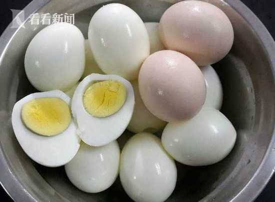 荷兰男子吸毒后往直肠塞15个鸡蛋 肠破裂剖腹取蛋