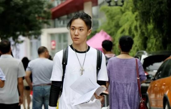 ▲这些十八九岁的大男孩中,或许就有未来的超级明星。