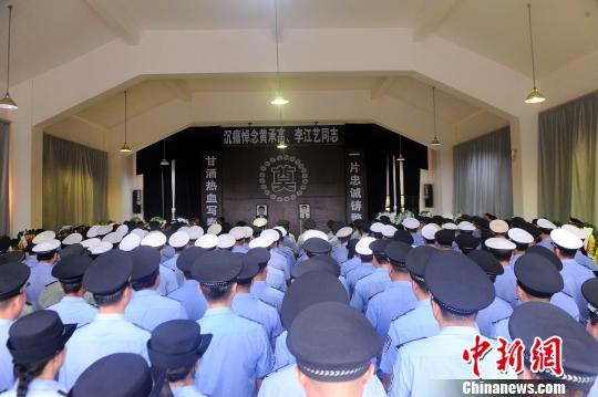 广西百色遇难民警：危急时刻把生的希望留给他人