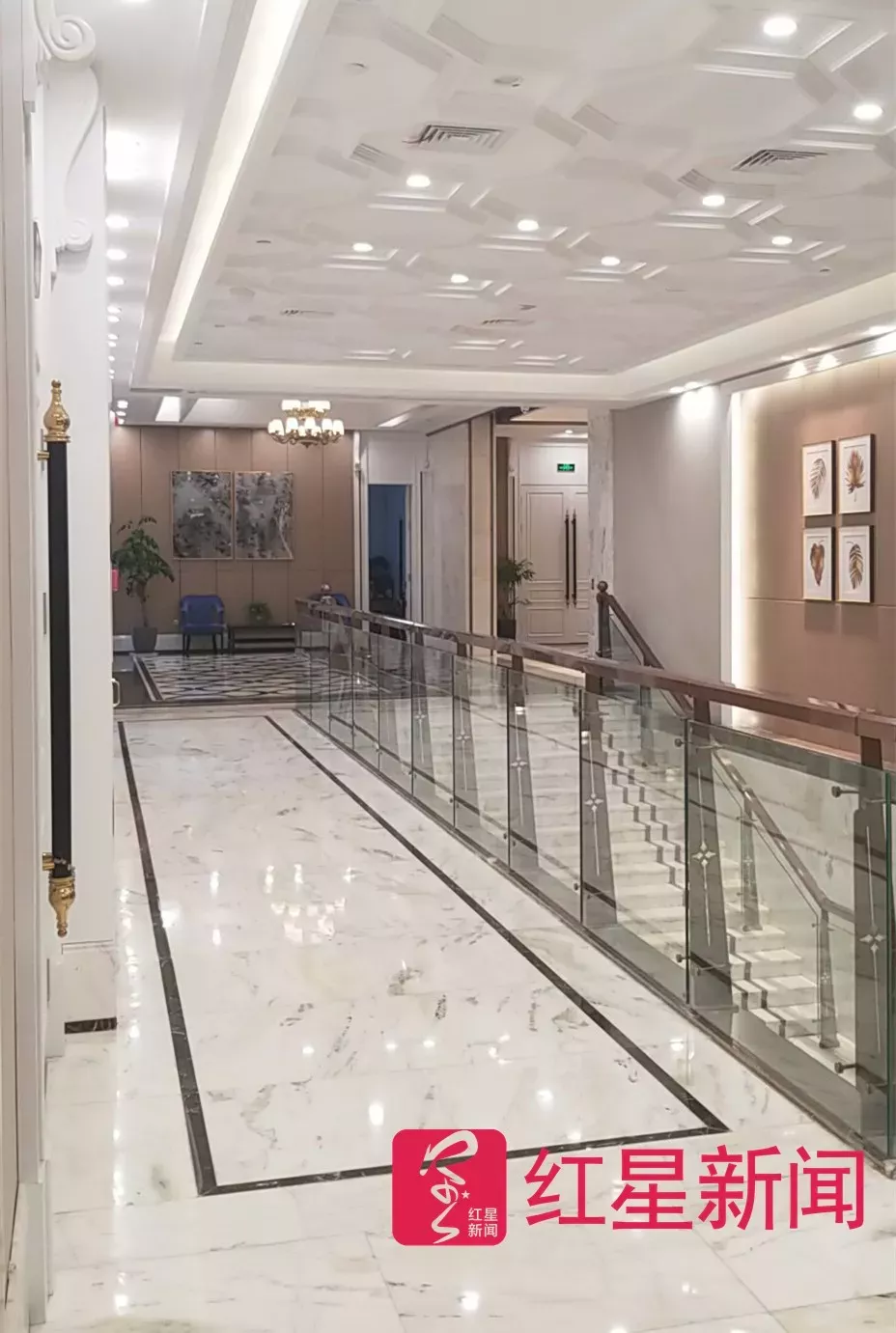 反杀案电动车主在高档饭店工作 同事称他勤快随和