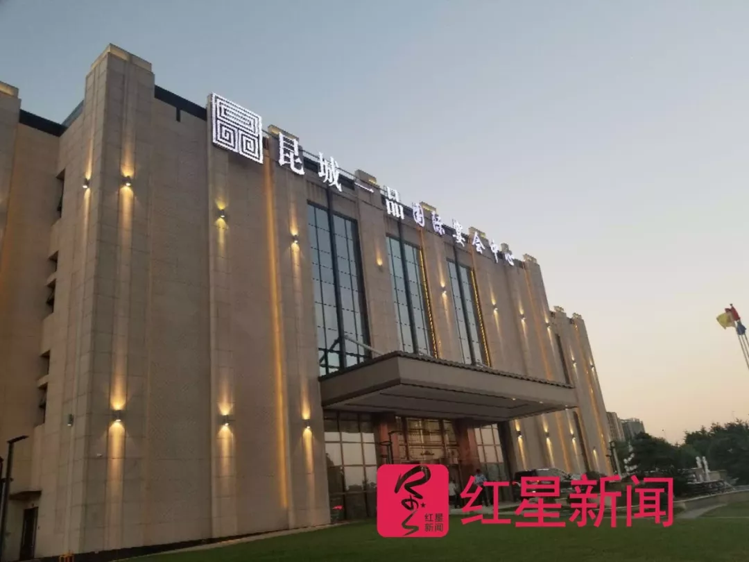 反杀案电动车主在高档饭店工作 同事称他勤快随和