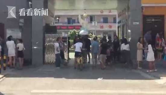 班主任向家长借款60余万后失联 自称债台高筑