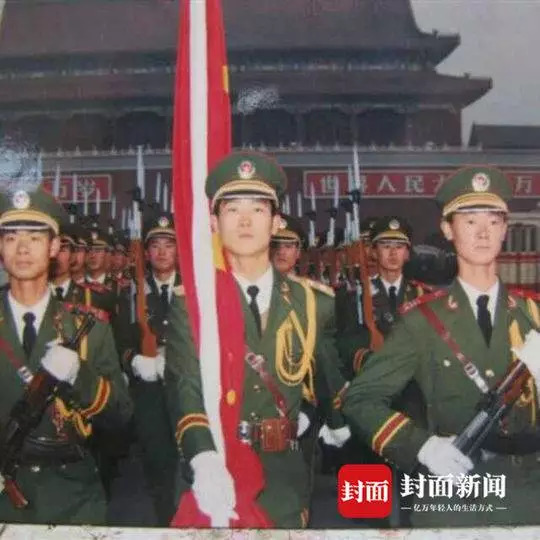 侯常伟在国旗护卫队