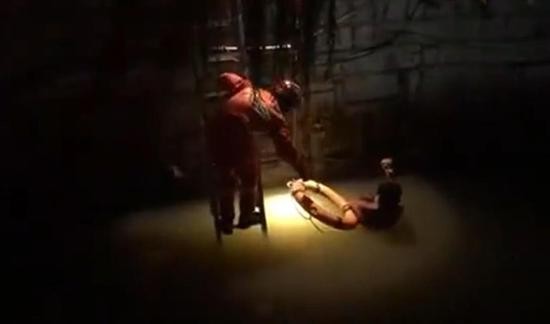 微博@现代快报 视频截图