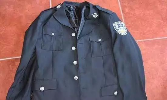 王峰网购的警服  桐乡检察微信公号 图