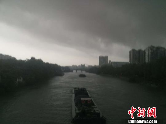 受台风“山竹”外围环流影响浙江多地现狂风暴雨