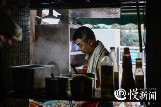 厨师李忠全是当时一起坐牢的牢友