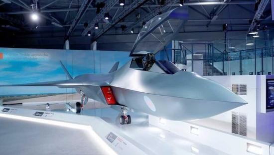 英研发&ldquo;读心&rdquo;头盔 飞行员通过眨眼控制战机