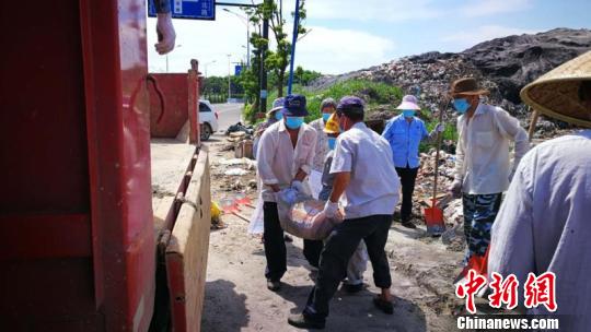 倾倒危险废物100余吨警方破获一起跨省市污染环境案