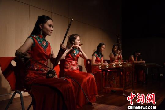 “龙坞茶镇—浙江特色小镇海外推广展”在巴黎举行