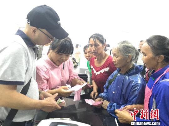 “菜园子”直通“菜篮子”贵州校农结合助力脱贫攻坚