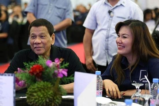 gen14-duterte-honeylet_2018-09-28_21-56-11.jpg
