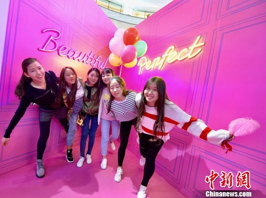 天津:“穿梭我的一天”潮流生活展揭幕