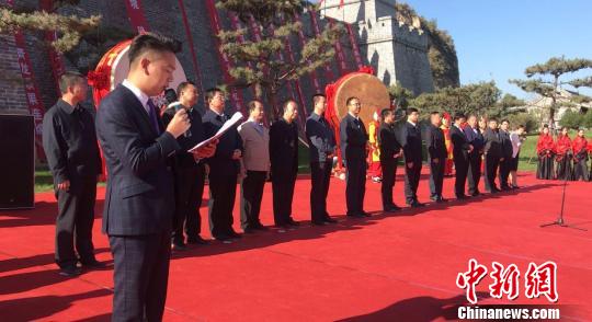 山西青龙古镇盛大开园数万游客国庆重温传统文化