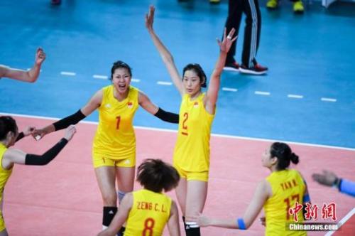 资料图：女排世锦赛中国队轻取阿塞拜疆，迎来复赛阶段两连胜。<a target=\'_blank\' href=\'http://www.chinanews.com/\'><p  align=