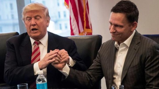 特朗普（左）和彼得&middot;蒂尔（右）