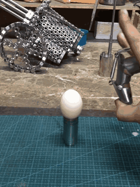 耿帅制作的&ldquo;脑瓜崩辅助器&rdquo;。图片来自网络