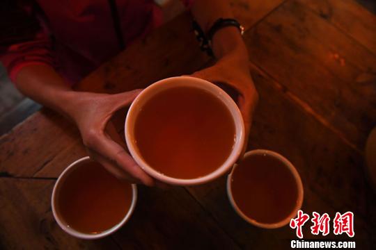 甘肃敦煌百年手工秘制杏皮水祖辈匠心传承觅好味