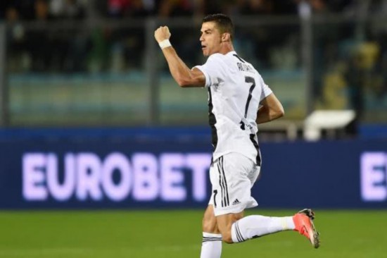 尤文图斯(4-3-3):   门将:1-什琴斯尼   后卫:20-坎塞洛,4-贝纳蒂亚