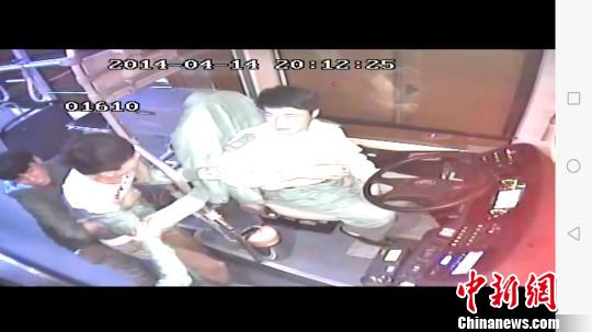 山东多地针对公交“车闹”设委屈奖专家：非长久之计