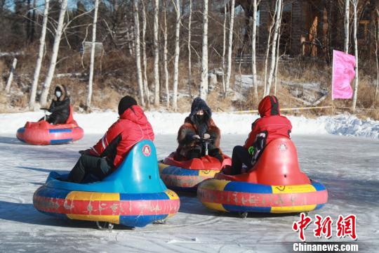 “中国最北”北极冰雪游乐园开园迎客