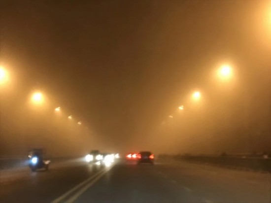 昨天(19号)晚上开始,淮安市各地陆续开始出现大雾天气,受此影响,主