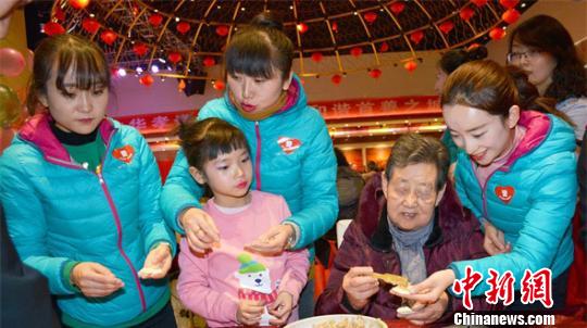 兰州“一碗饺子”关爱空巢老人：让温情蔓延在每个角落