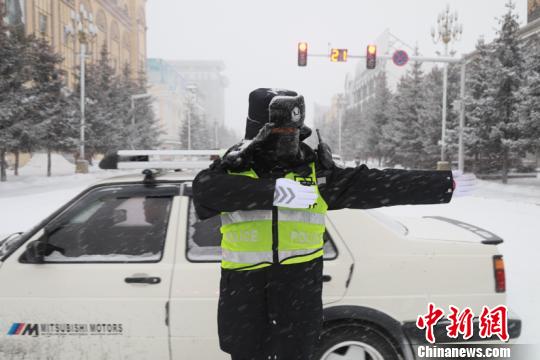 中国“北极”漠河迎入冬最大降雪 已连下24小时_荔枝网新闻