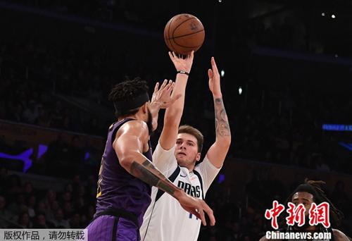 前途光明！特雷-杨&东契奇当选NBA月最佳新秀