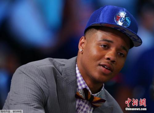 曝富尔茨肩伤可通过物理疗法治愈何时回归待定