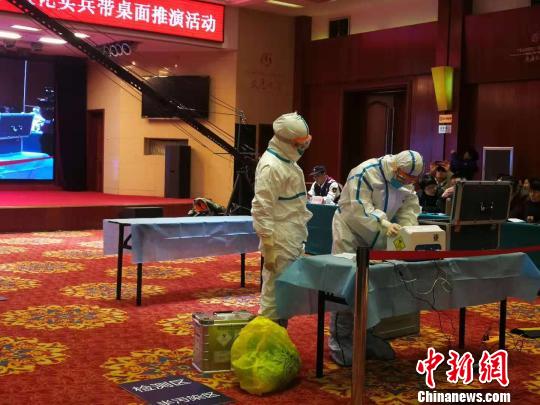 山西举行群体性发热腹泻踩踏事件救援演练（图）