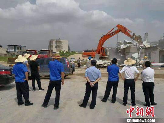 福建晋江开展违规采砂专项整治清退十余家非法堆洗砂场