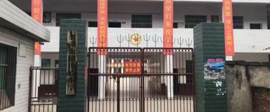 深观察｜12岁少年弑母：“让政府管”父亲就可以做局外人？
