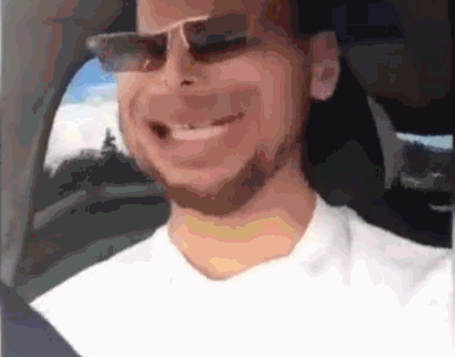 阿耶莎恶搞库里大头像哈哈哈~真的好恩爱.