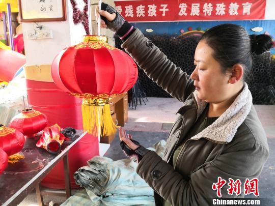 40余名智残儿童的&ldquo;创业之路&rdquo;：手制灯笼万盏少人问津