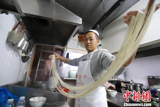 2667家店面1.9万从业人员看青海拉面人的上海故事